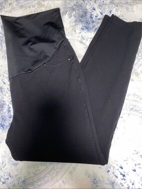 Liverpool Maternity Black Leggings with maternity waist to stretch with growth